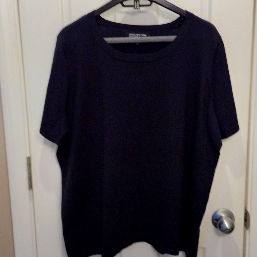 Jones New York sweater style top.